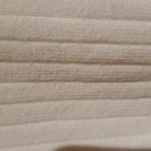 J.Crew large white knit ribs top sleeveless well worn very comfortable - Picture 3 of 3